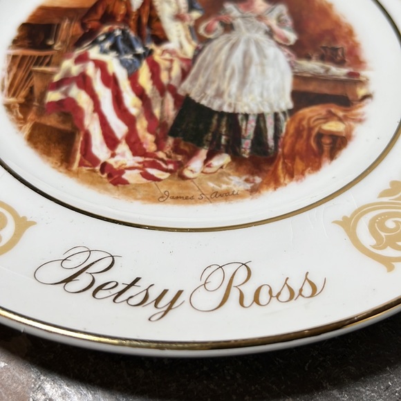 Vintage Avon 1973 Betsy Ross, Patriot Flag maker, Collector Plate Made England - Picture 5 of 7